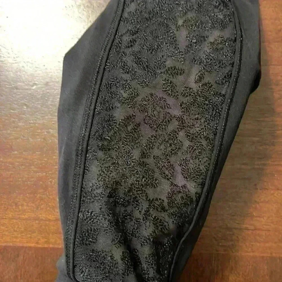 Lululemon high rise mesh legging - Picture 6 of 7